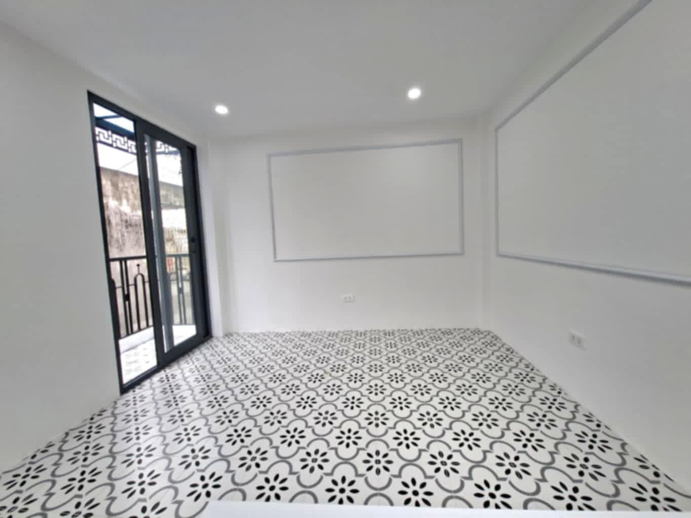 BÁN GẤP NHÀ BA ĐÌNH GIÁP RANH TÂY HỒ, HOÀN KIẾM MỚI KOONG FULL NỘI THẤT 43M X 5 TẦNG 9,5 TỶ